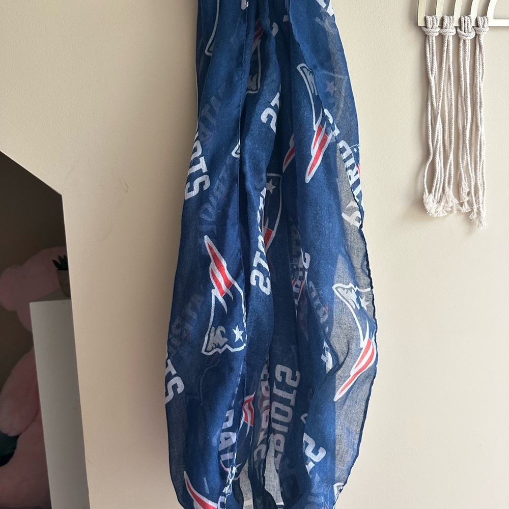 Patriots Blue and Red Scarf - Picture 4 of 7